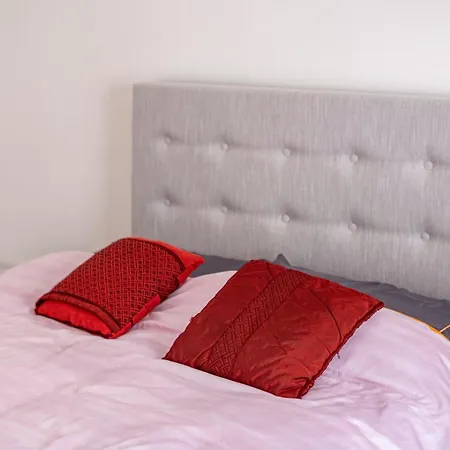 Sibel 2 Pieces Proche Pinede Plages Daire *